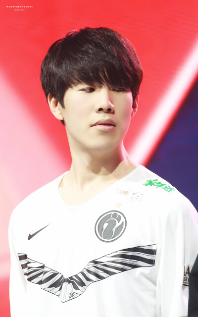 不仅仅依靠 不仅仅依靠