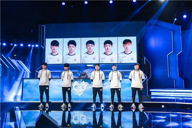 但他们在2 但他们在2